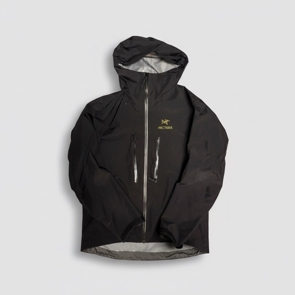 Arc'teryx Alpha SV Jacket  Men’s Large – 24K Black